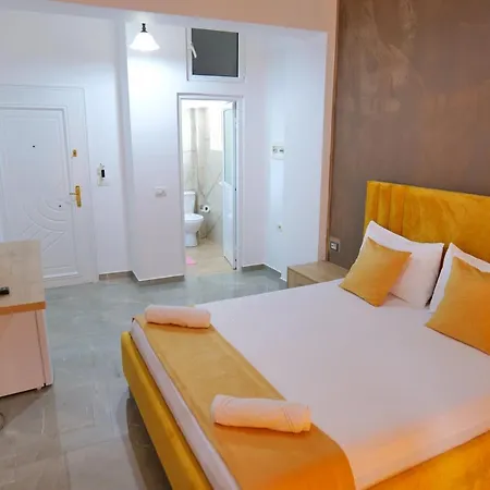 Adi-vera Apartment *