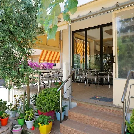 Adi-vera Apartment *
